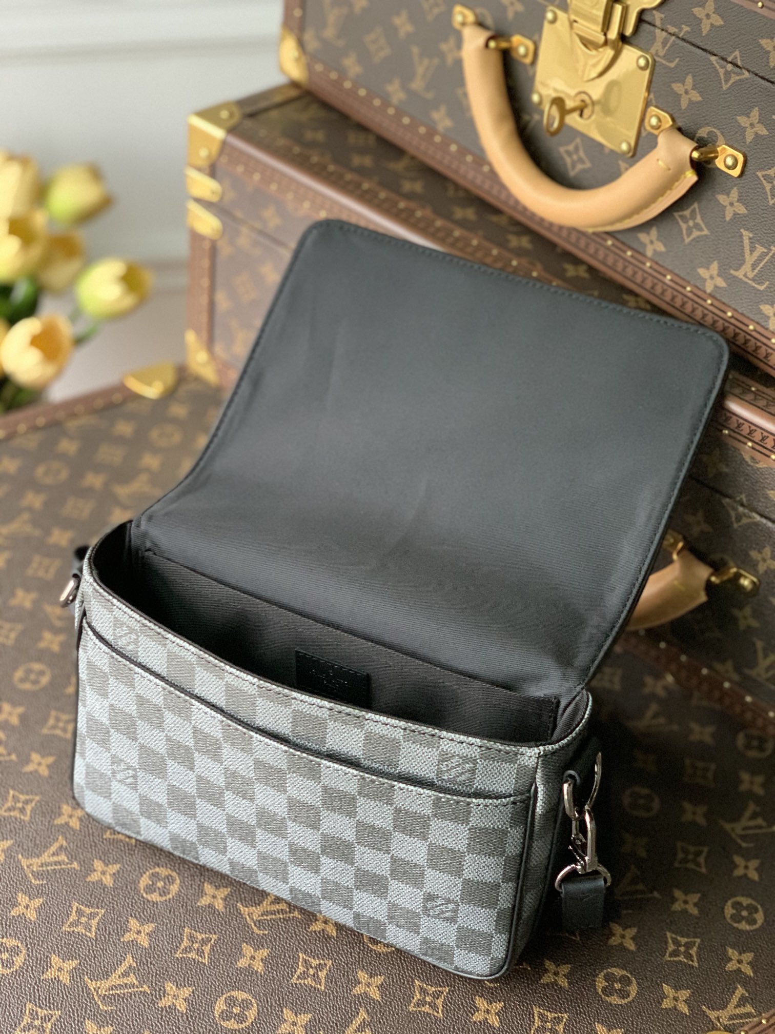 Louis Vuitton Studio Messenger Bag-23.5* 14*5 CM