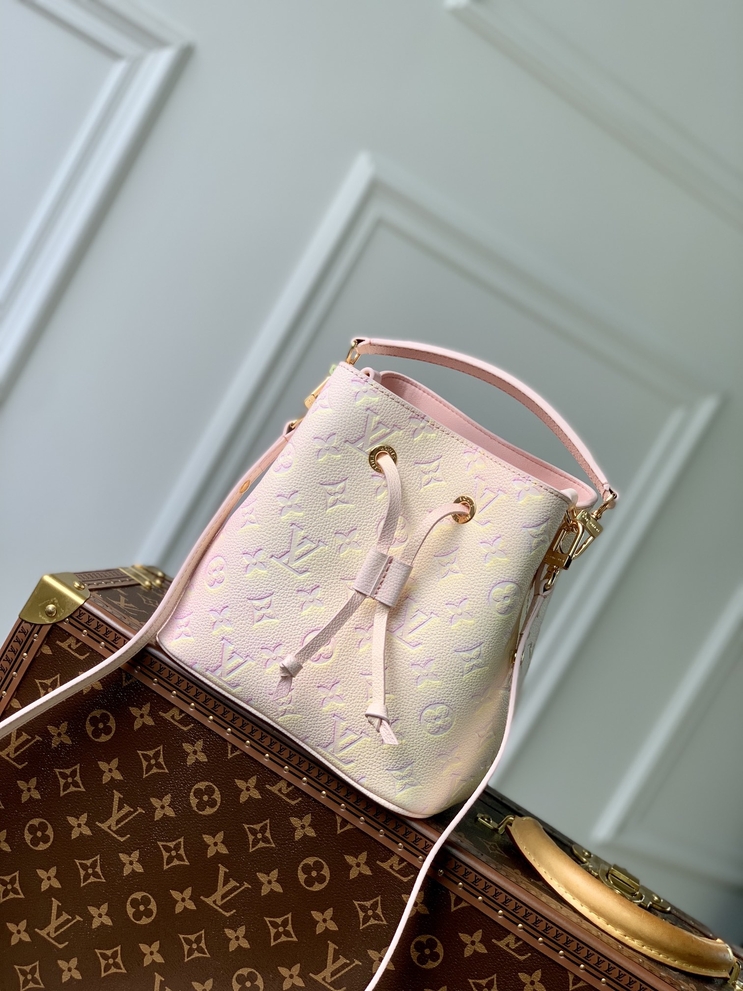 Louis Vuitton M46023 NeoNoe BB Handbag-20*20*13CM