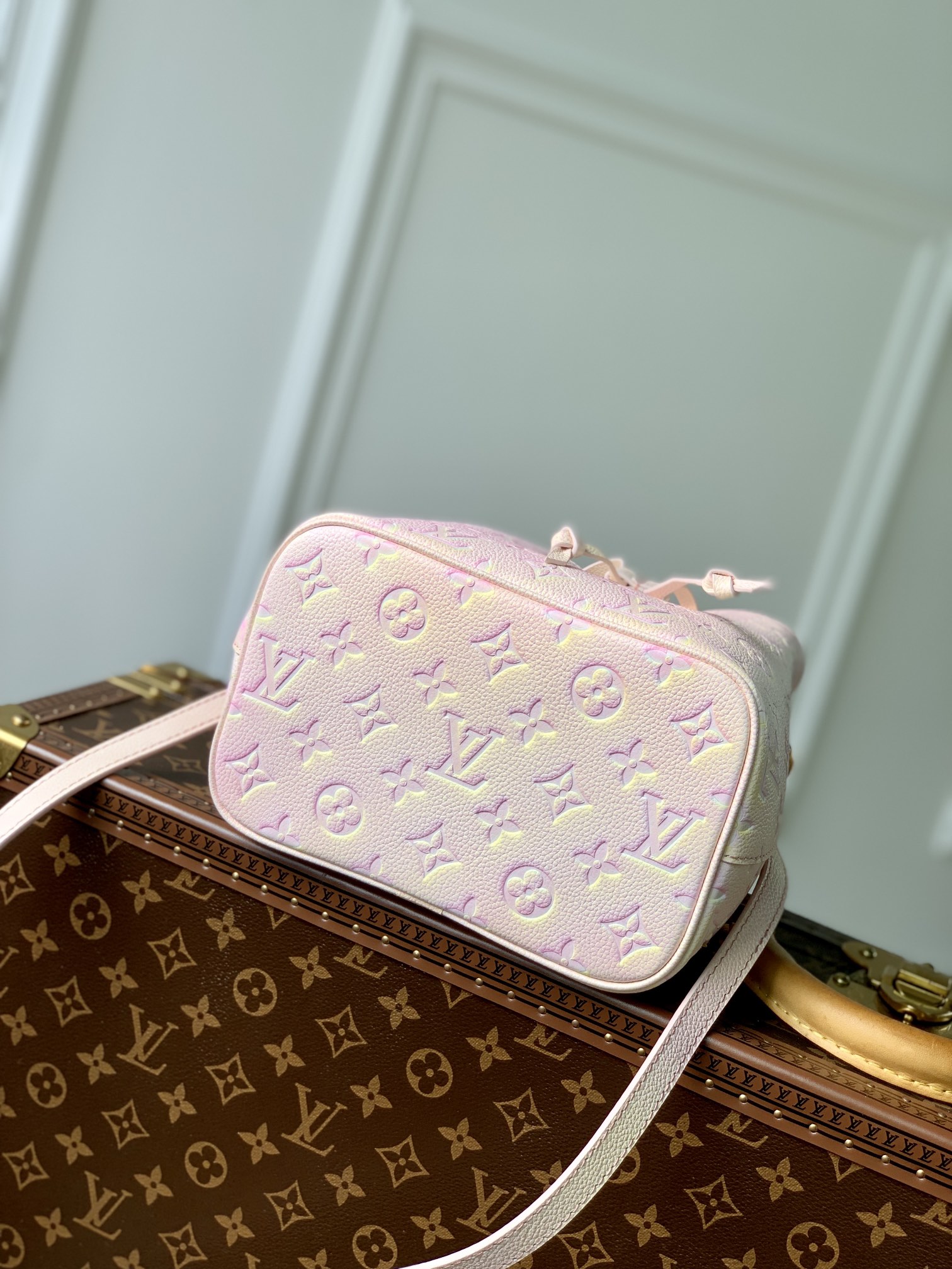 Louis Vuitton M46023 NeoNoe BB Handbag-20*20*13CM
