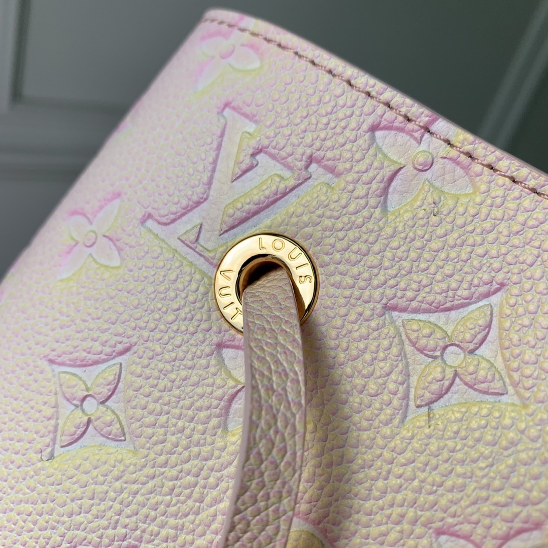 Louis Vuitton M46023 NeoNoe BB Handbag-20*20*13CM