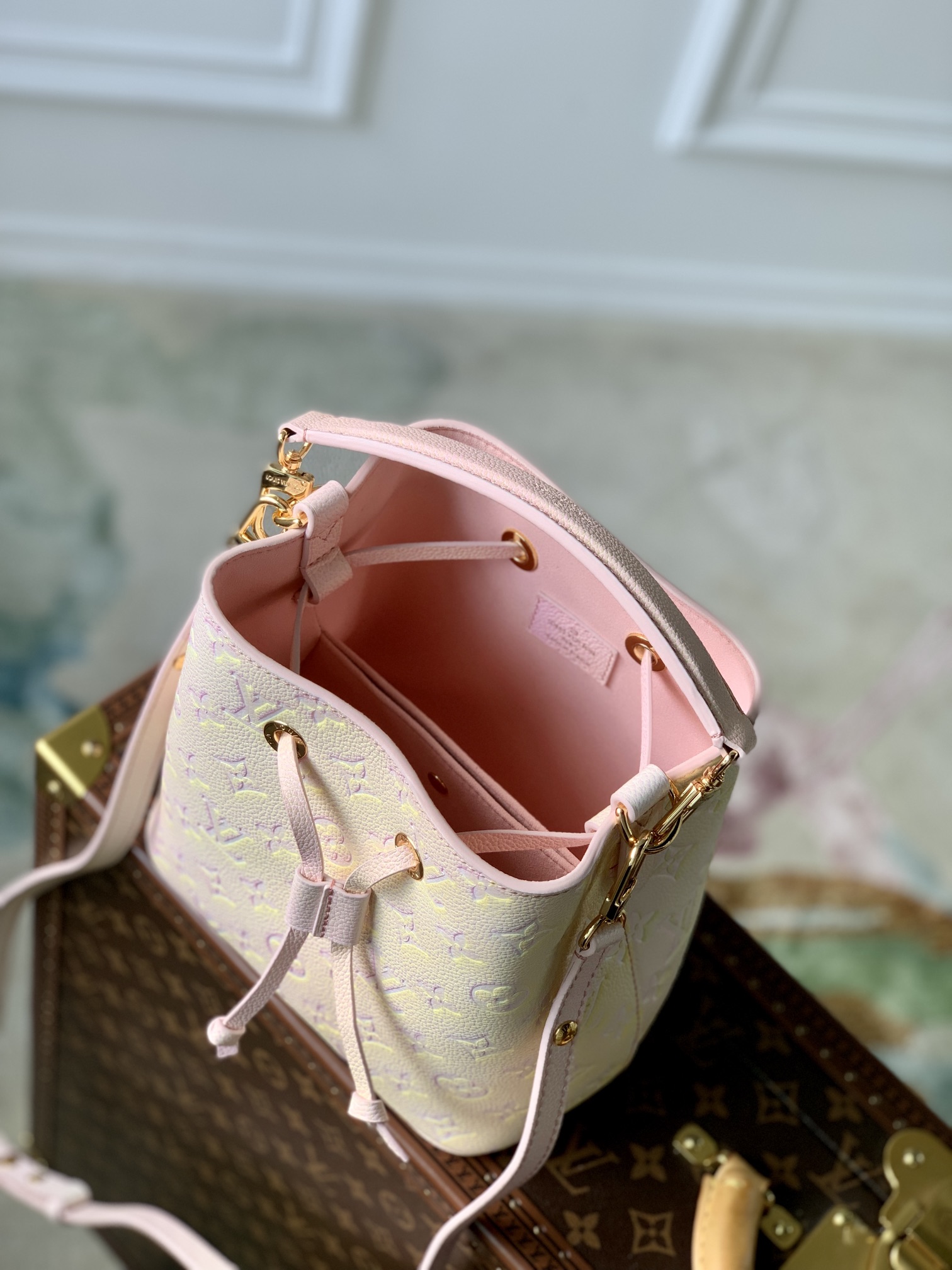 Louis Vuitton M46023 NeoNoe BB Handbag-20*20*13CM