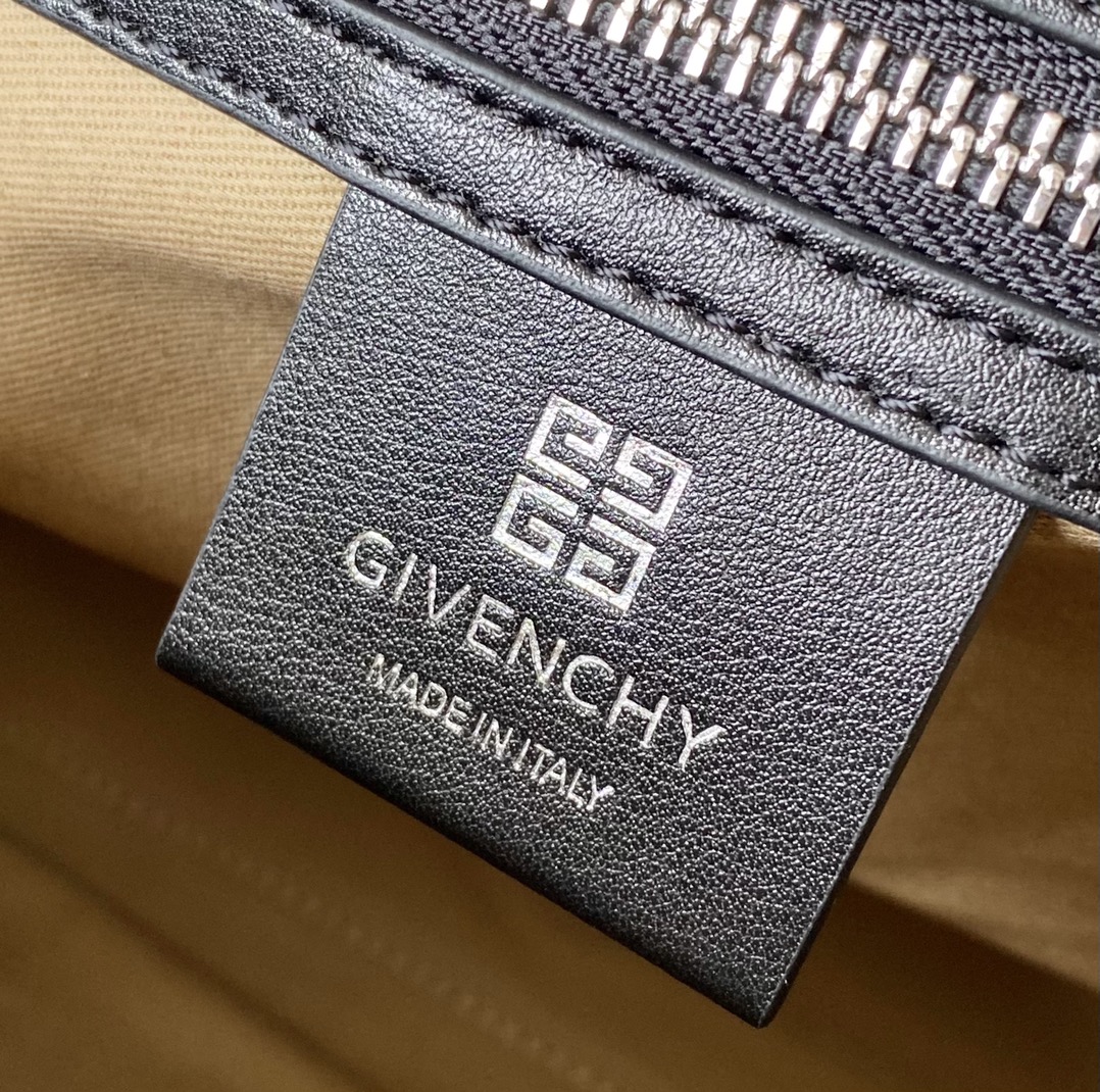 Gienvchy Antigona Sport -33*7*25CM