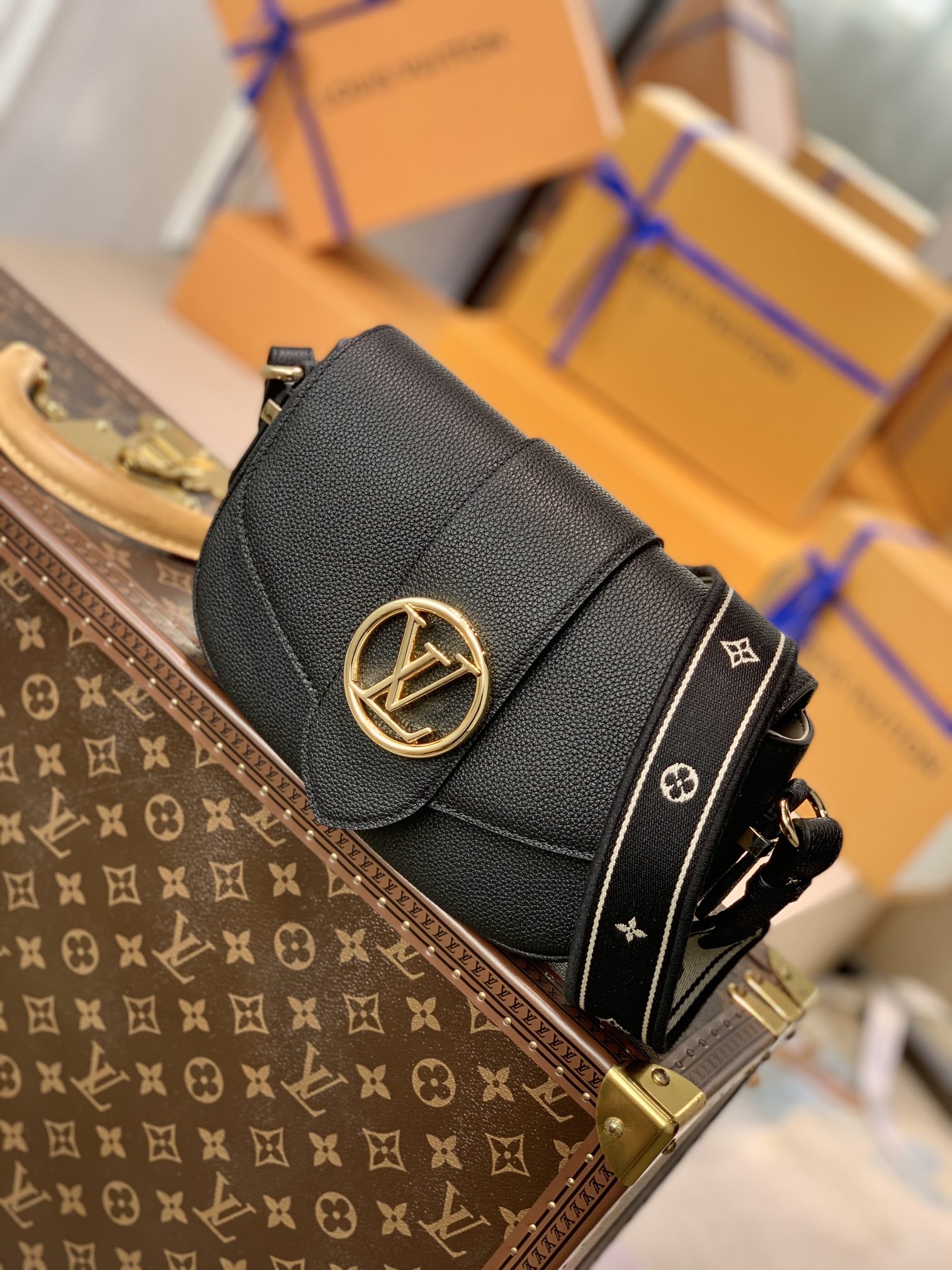 Louis Vuitton Pont 9 Soft Handbags-M58967-25*17.5*8CM
