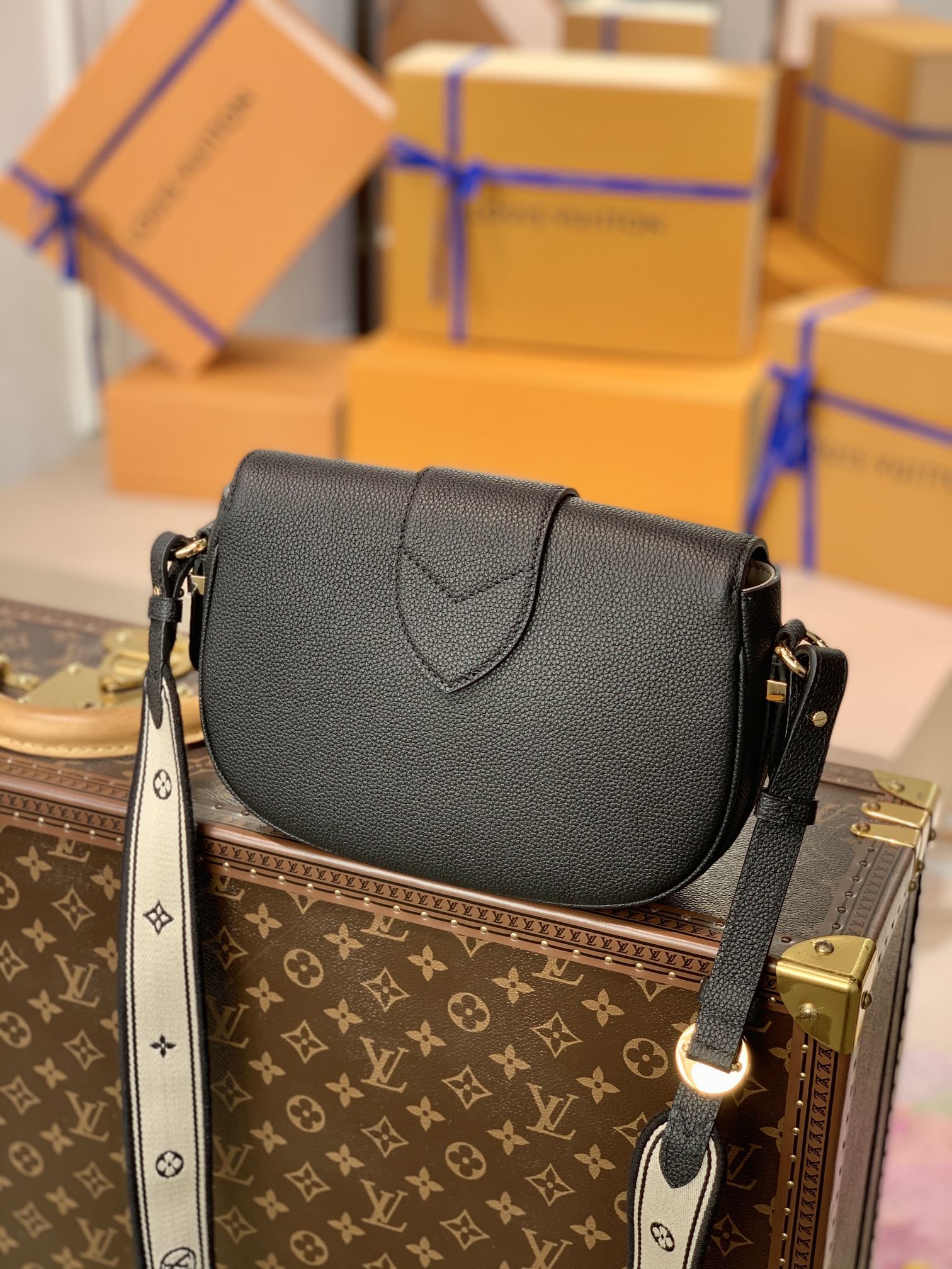 Louis Vuitton Pont 9 Soft Handbags-M58967-25*17.5*8CM