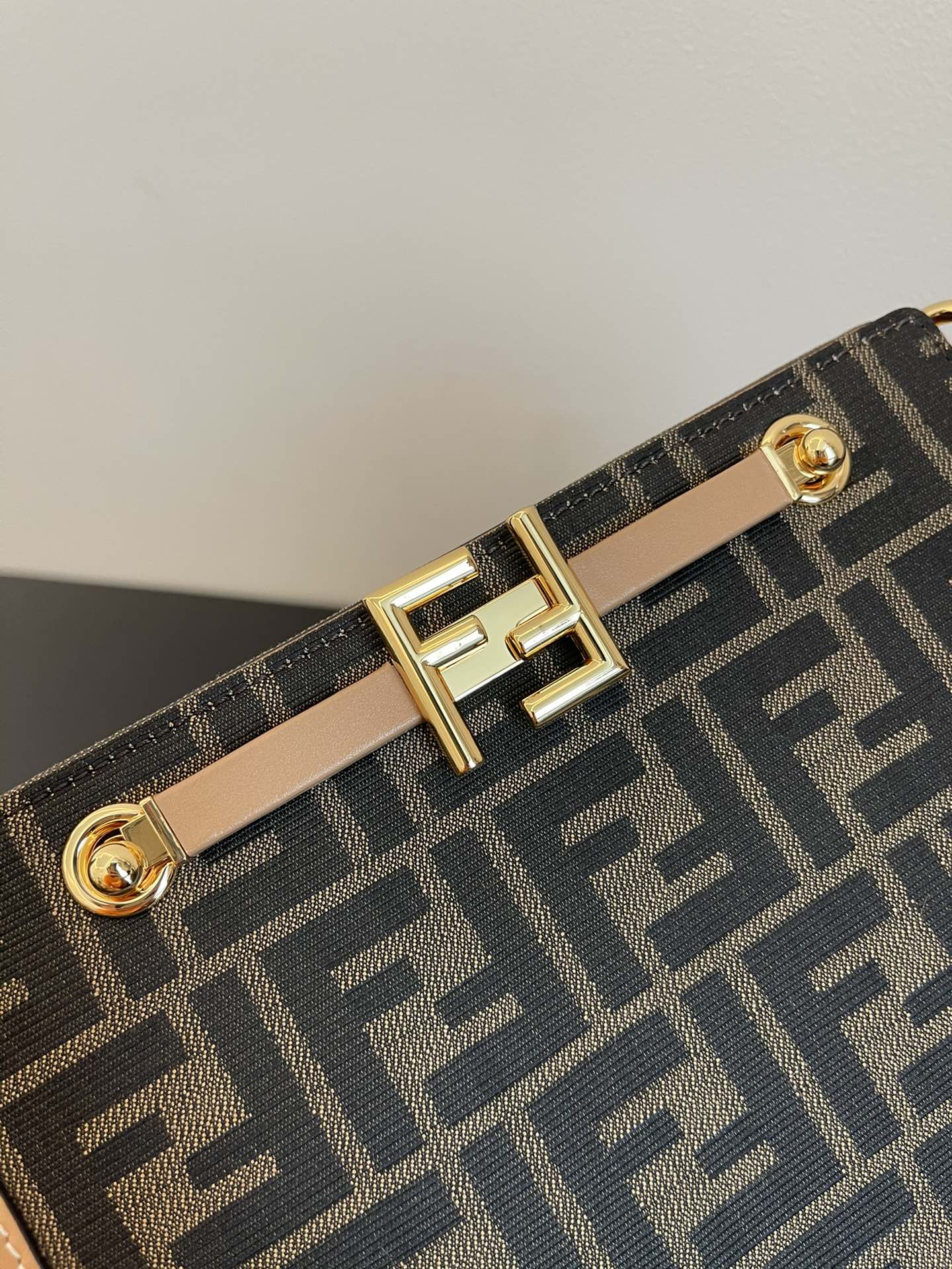Fendi Touch Handbags-26.5*19*10CM