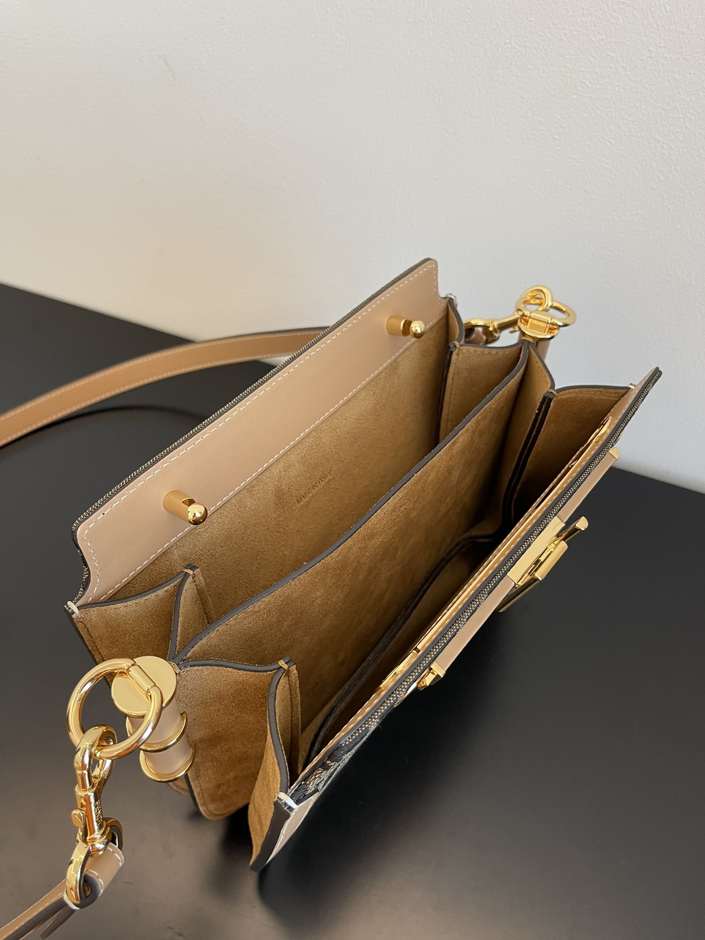 Fendi Touch Handbags-26.5*19*10CM