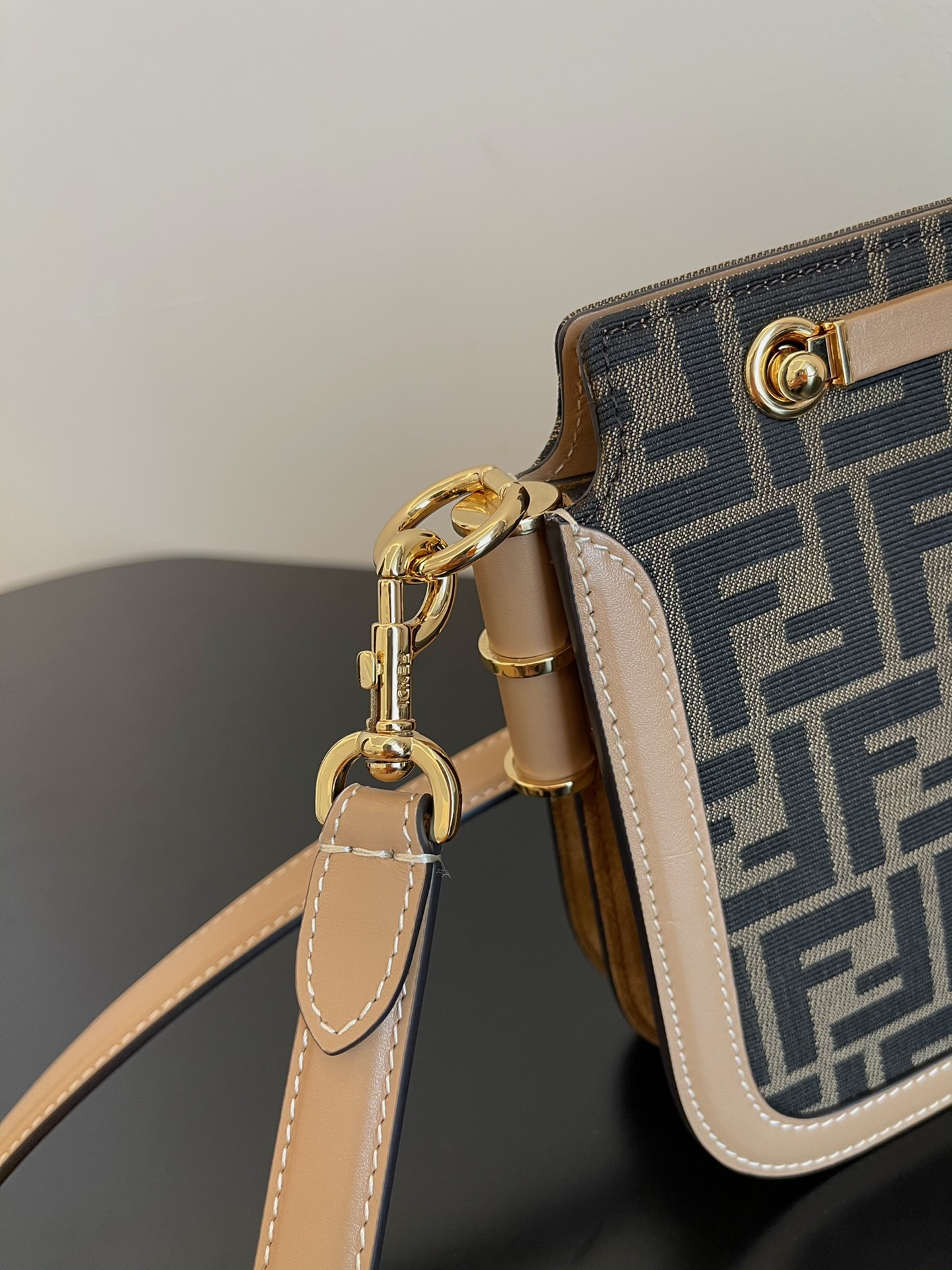 Fendi Touch Handbags-26.5*19*10CM