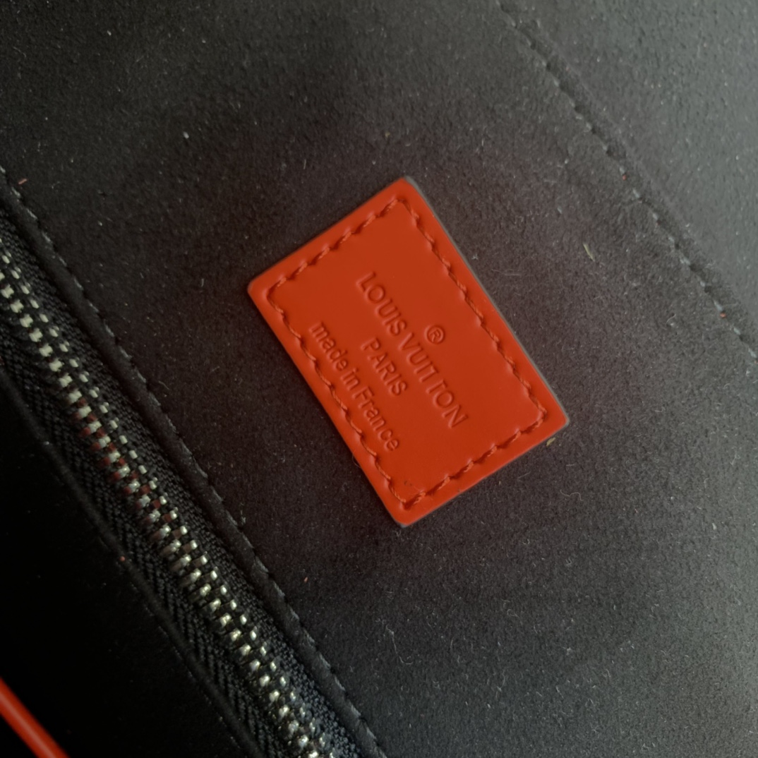 Louis Vuitton SupremeBackpack-M41379-34*13*47CM