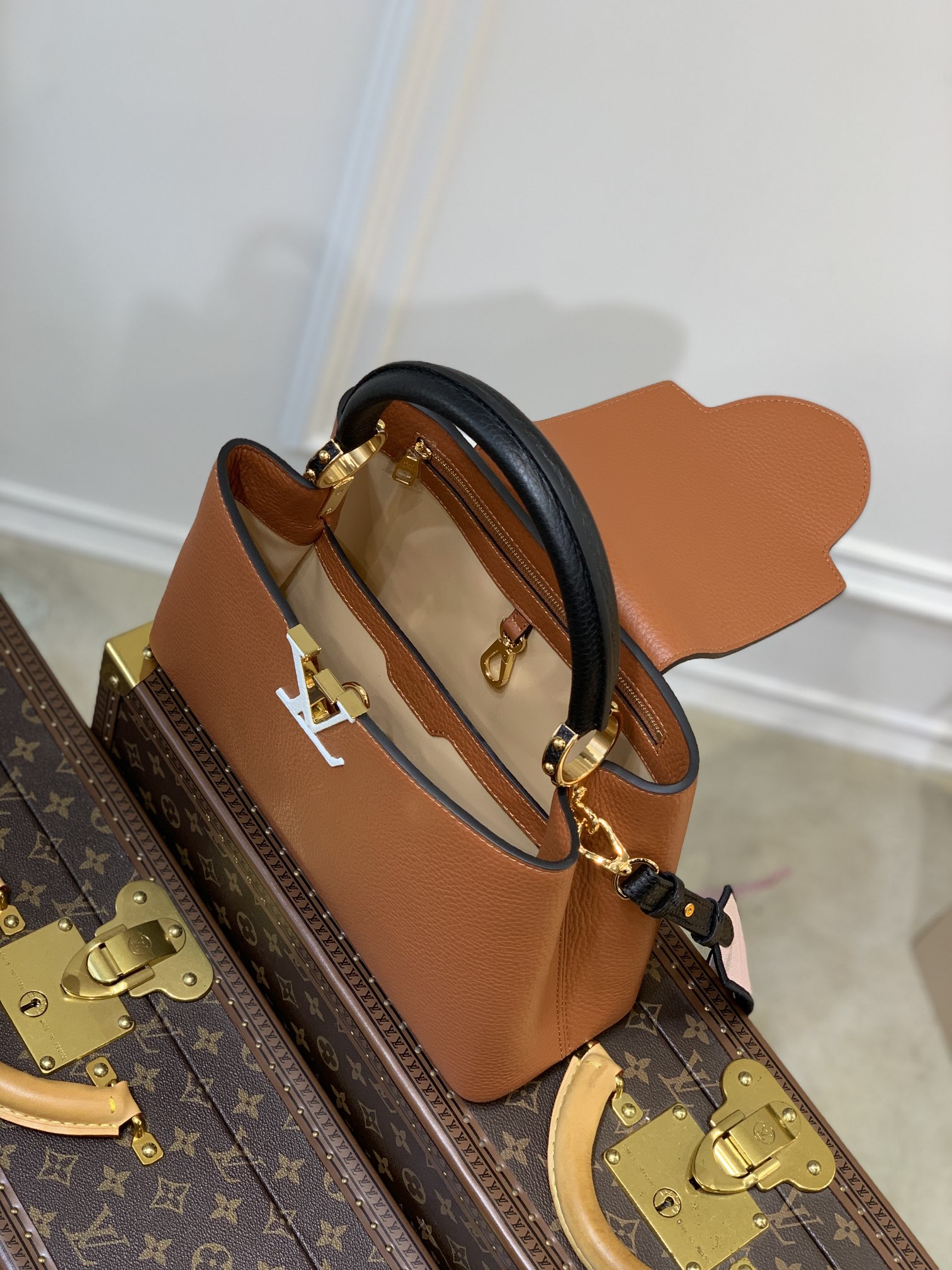 Louis Vuitton Capucines Bag-31.5*20*11CM
