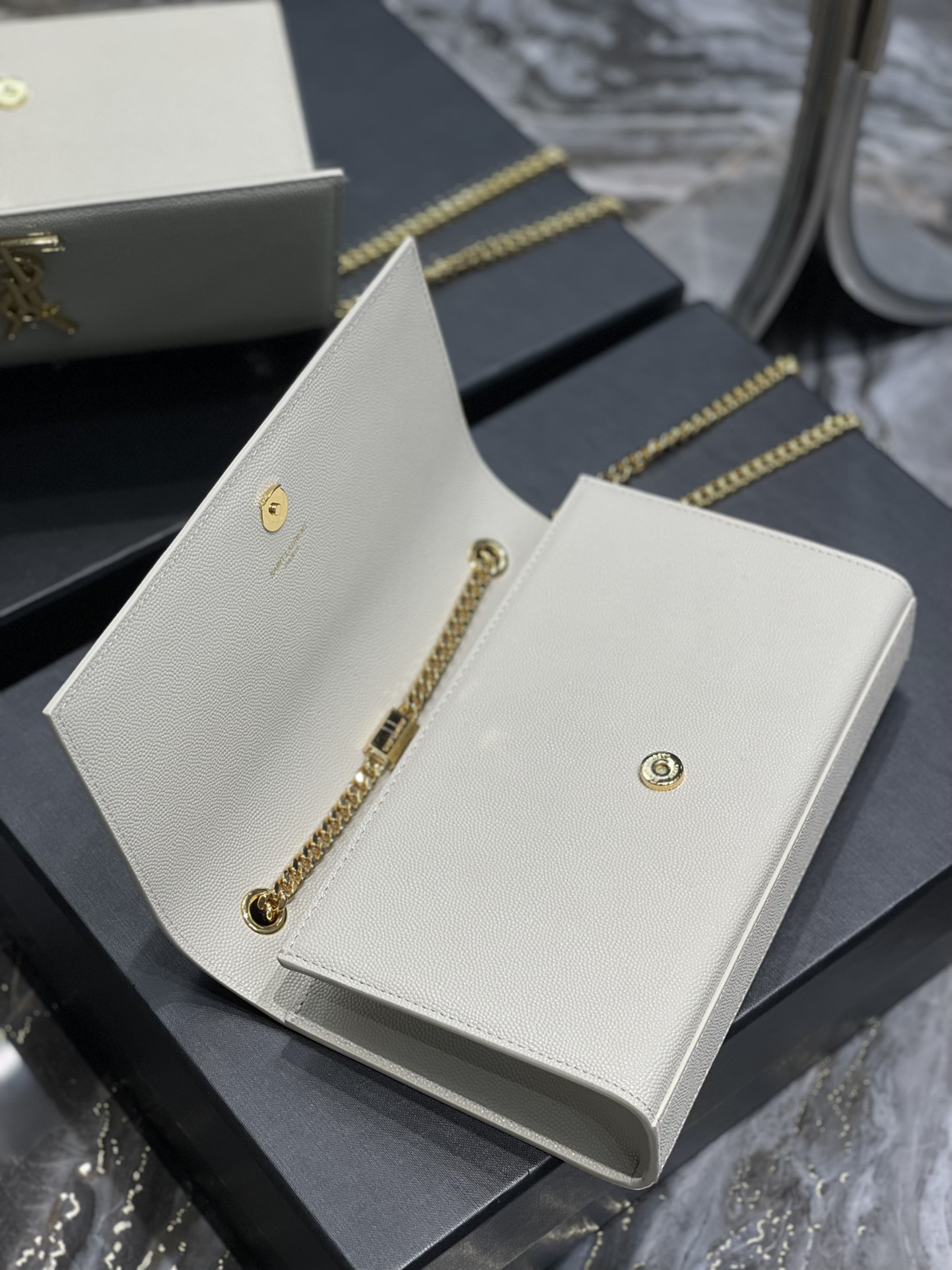 YSL Medium In Grain De Pouder Embossed Leather-24*14.5*5.5CM