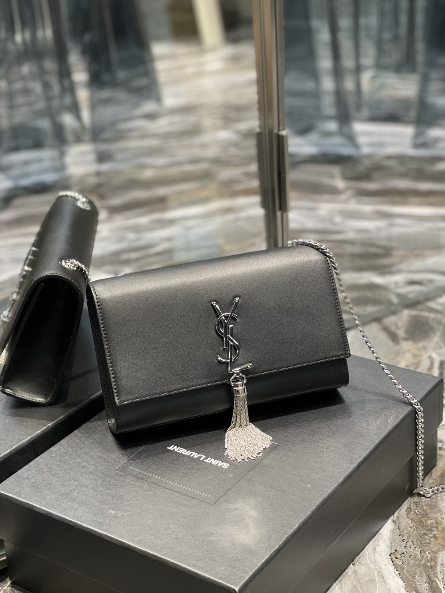 YSL Kate Medium With Tassle In Smooth Leather-24*14.5*5.5CM