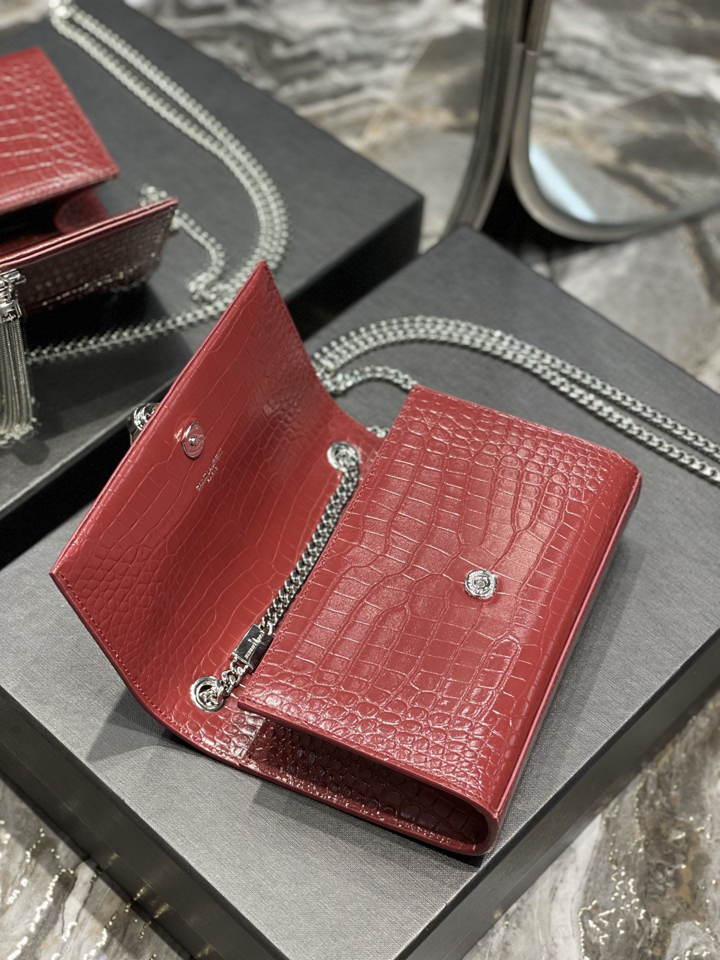YSL Kate Medium With Tassle In Crocodile Leather-20×13.5×5.5cCM