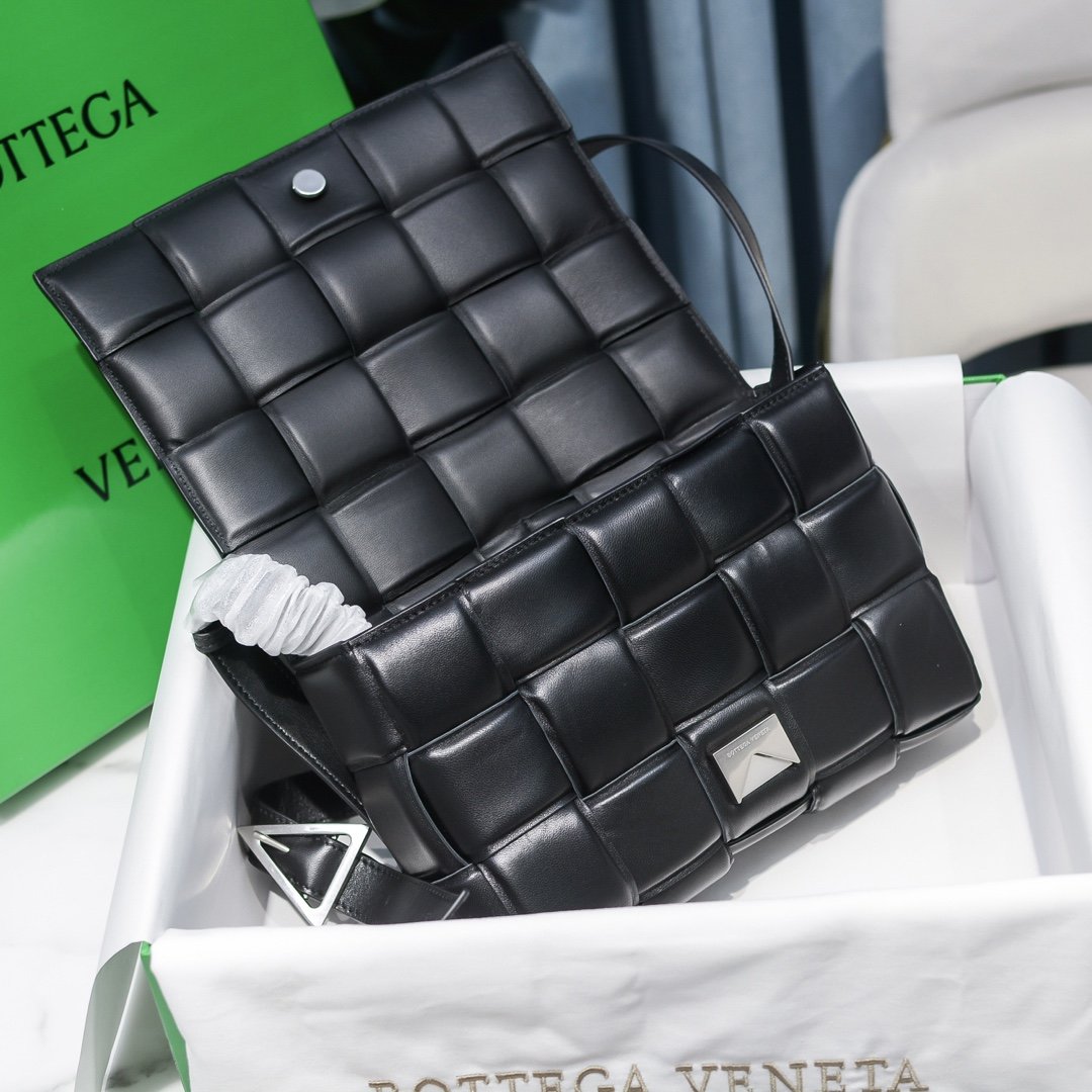 Bottega Veneta Padded Cassette Bag-26*18*8CM