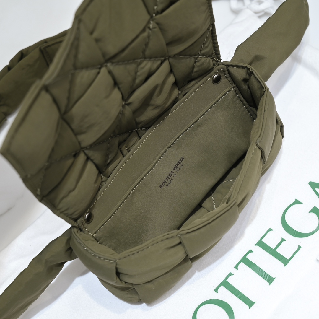 Bottega Veneta Cassette Bag-10x19x5CM