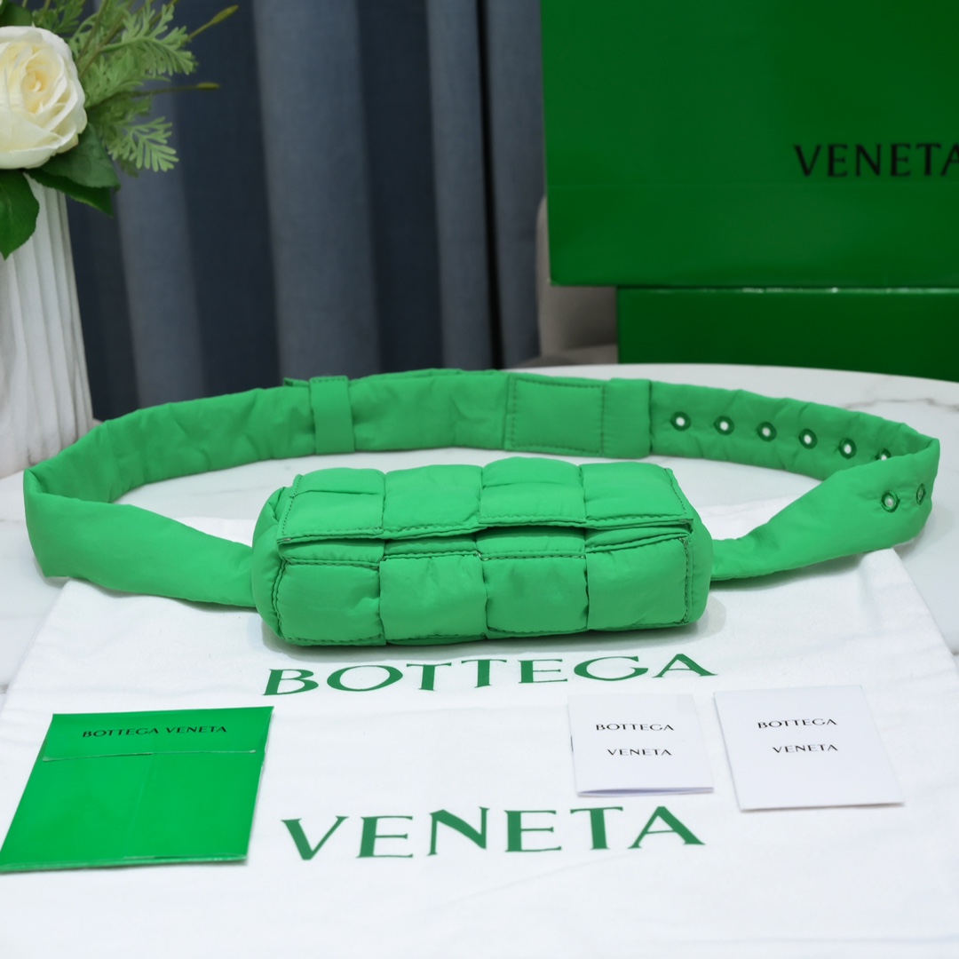 Bottega Veneta Cassette Bag-10x19x5CM