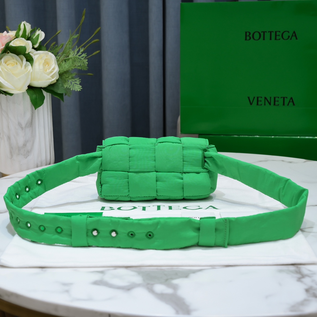 Bottega Veneta Cassette Bag-10x19x5CM