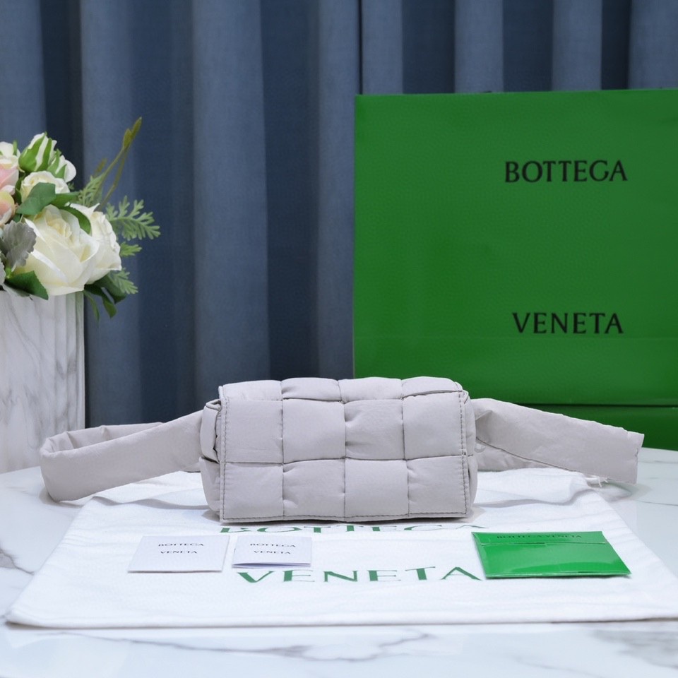 Bottega Veneta Cassette Bag-10x19x5CM