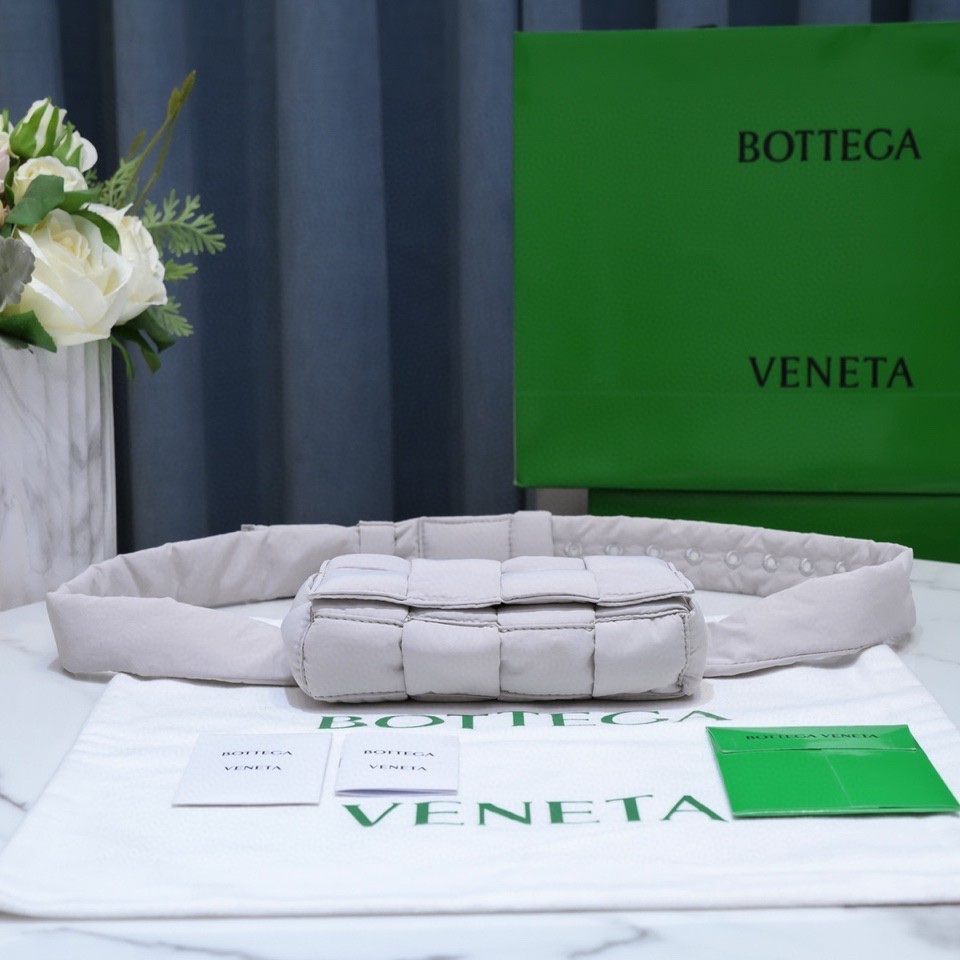 Bottega Veneta Cassette Bag-10x19x5CM