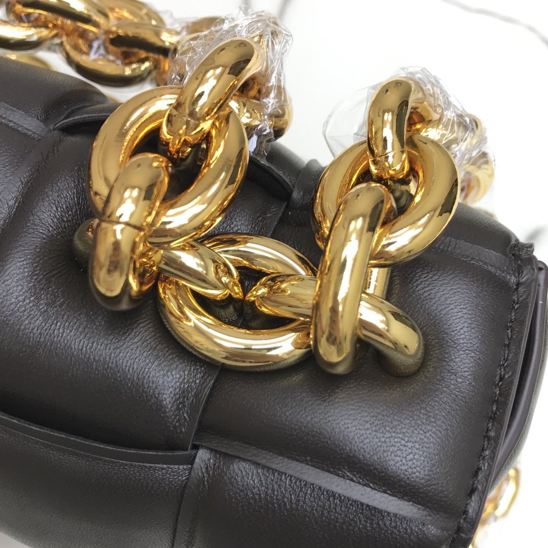 Bottega Veneta Padded Cassette Bag-26*18*8CM Bottega Veneta Padded Cassette Bag-26*18*8CM