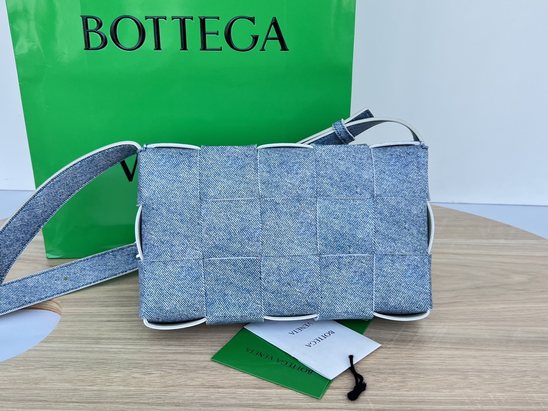 Bottega Veneta Cassette Bag-23x15x6CM