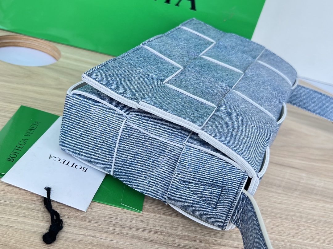 Bottega Veneta Cassette Bag-23x15x6CM