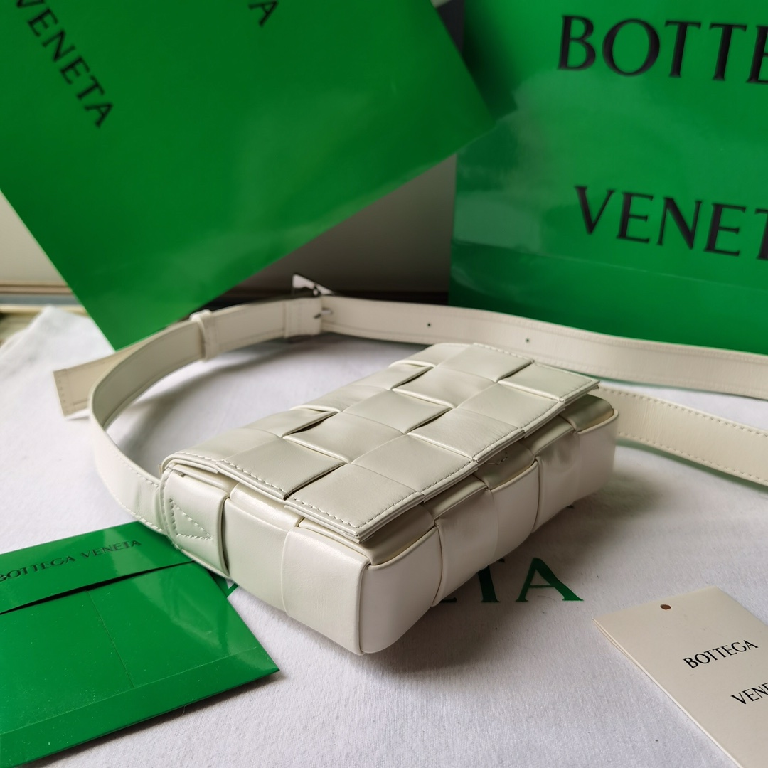 Bottega Veneta Cassette Bag-17.5×10.5×3.5CM