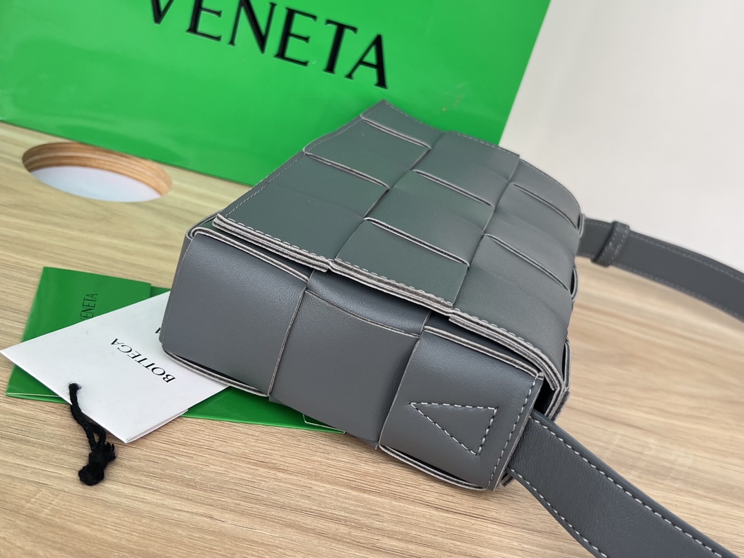 Bottega Veneta Cassette Bag-23x15x6CM
