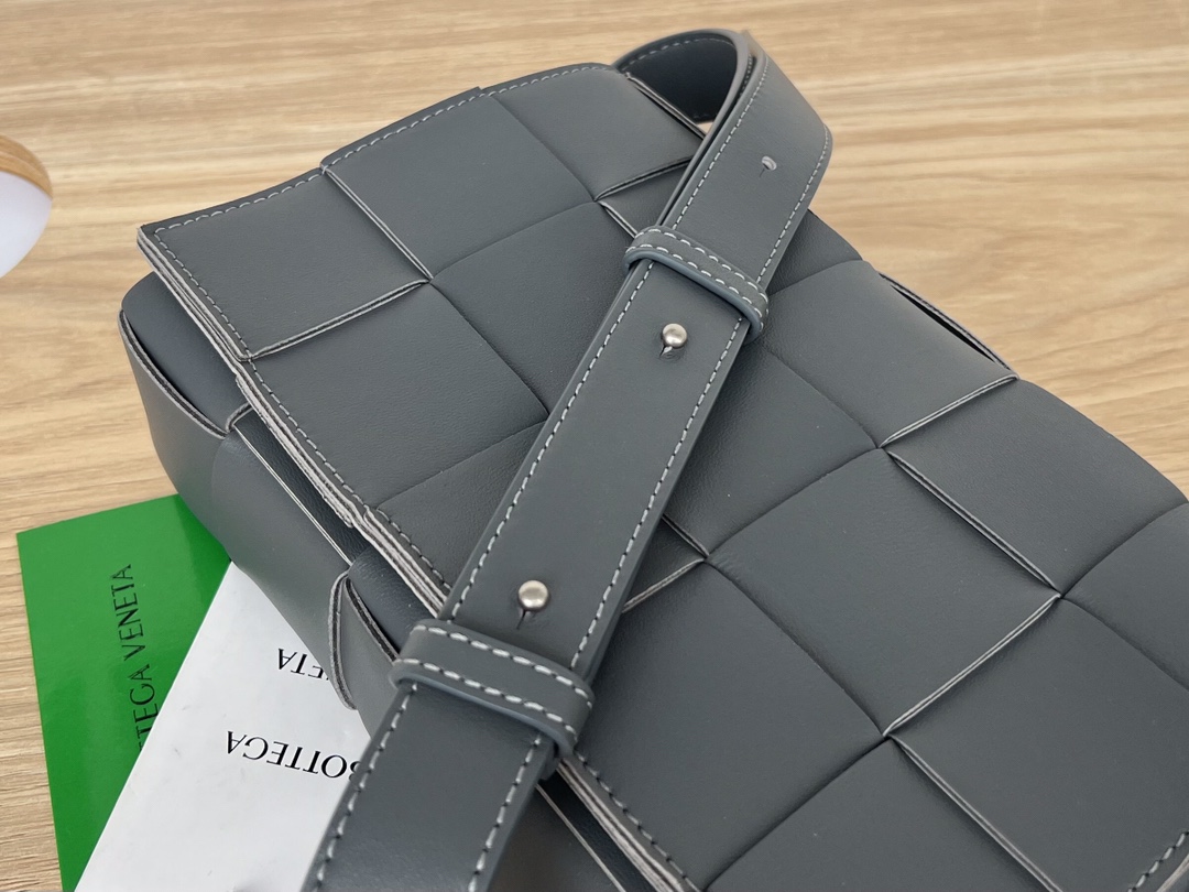 Bottega Veneta Cassette Bag-23x15x6CM
