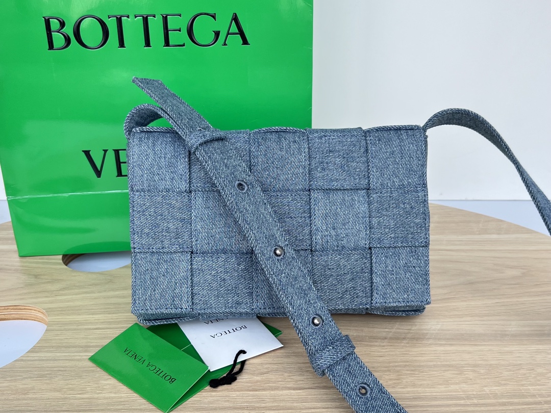 Bottega Veneta Cassette Bag-23x15x5.5CM