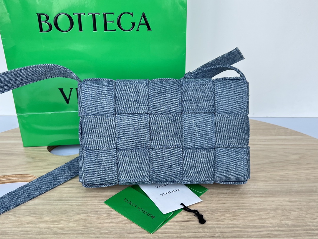 Bottega Veneta Cassette Bag-23x15x5.5CM
