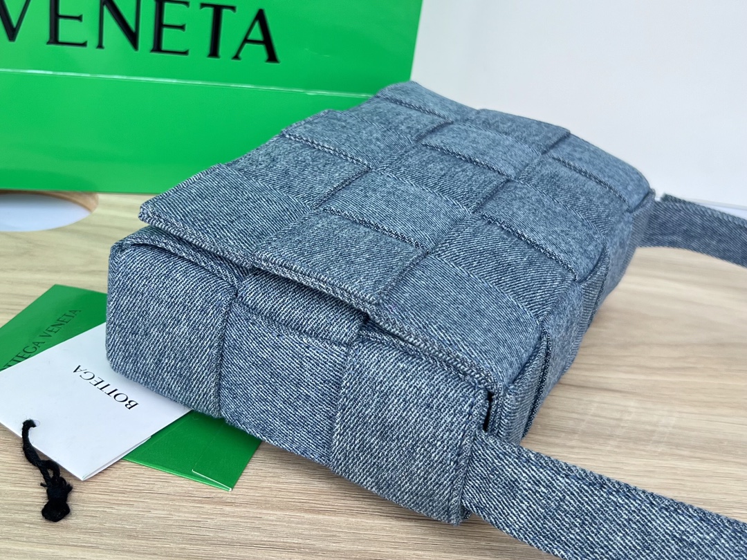 Bottega Veneta Cassette Bag-23x15x6CM