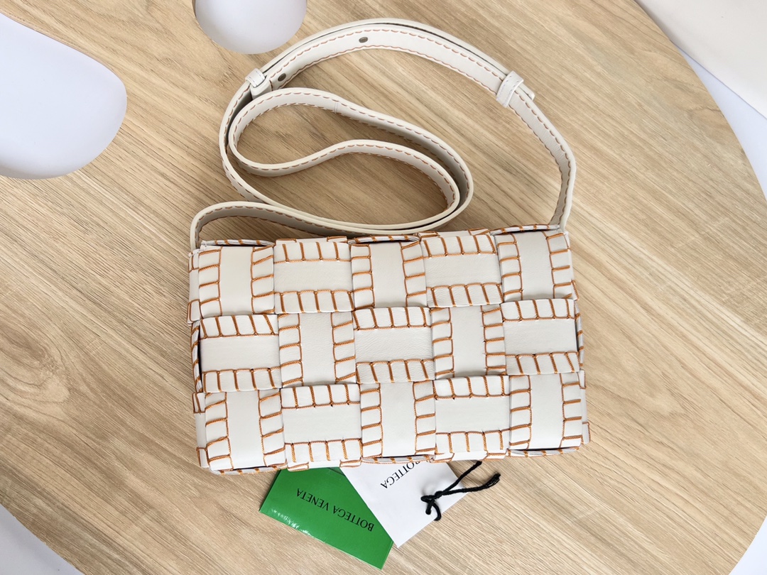 Bottega Veneta Cassette Bag-23x15x6CM