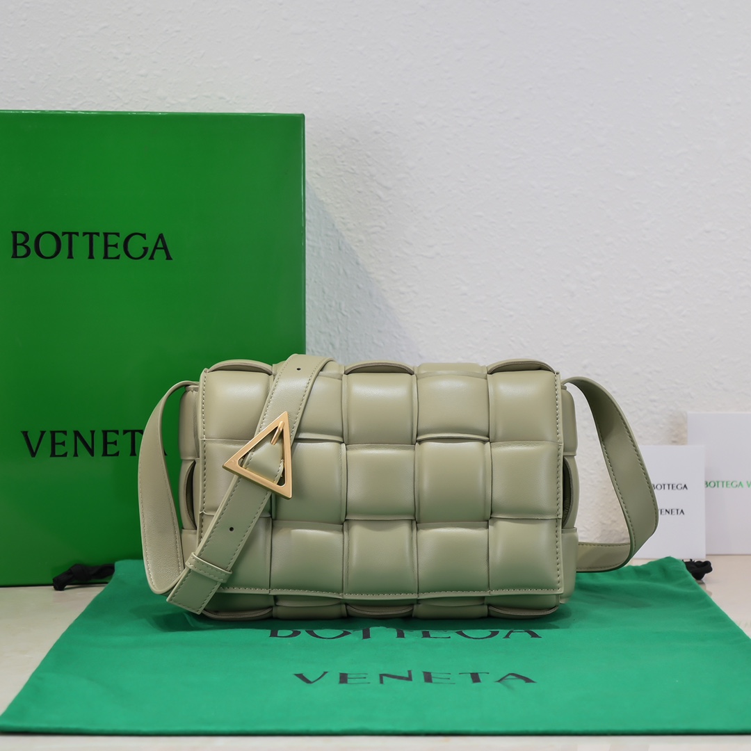 Bottega Veneta Padded Cassette Bag-26*18*8CM