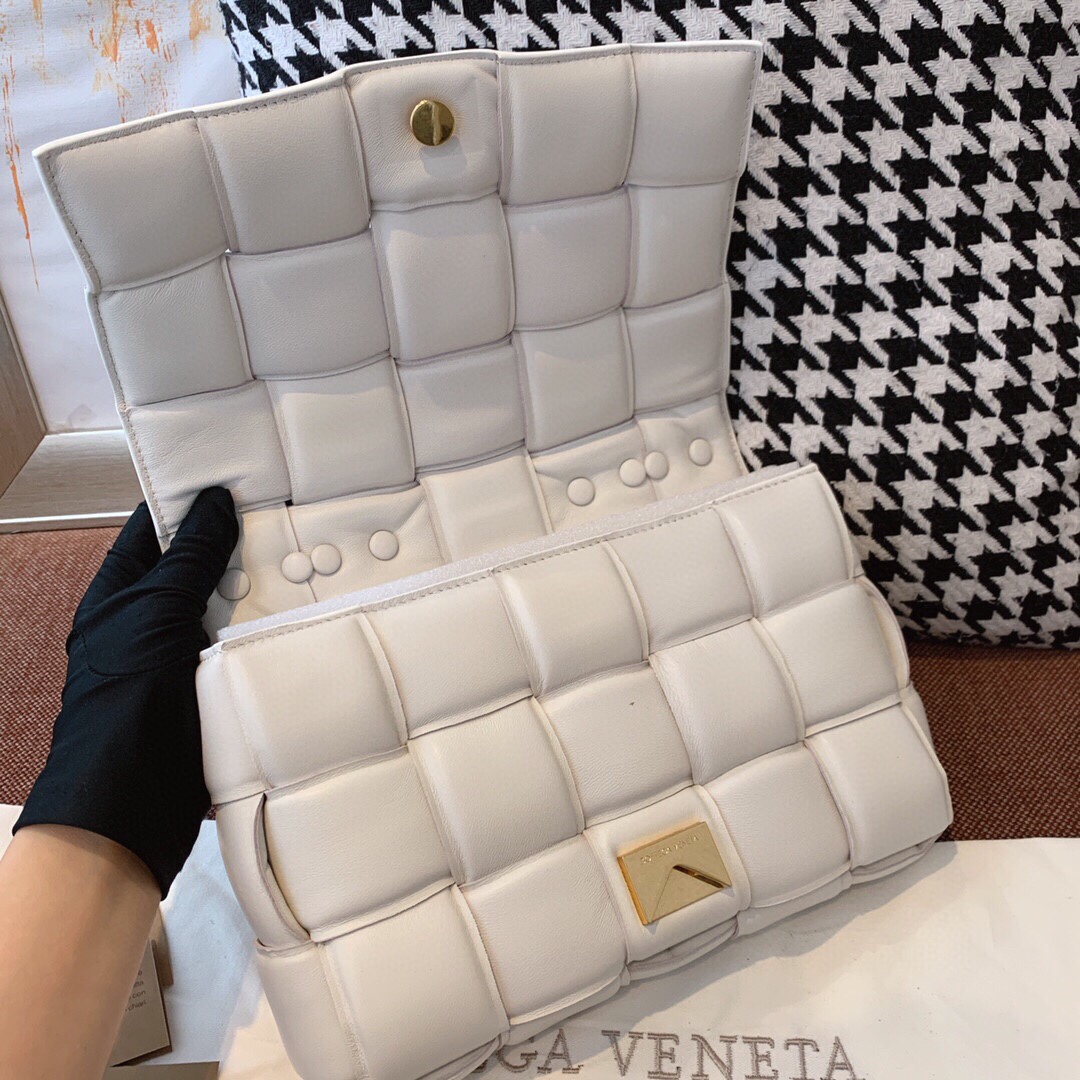Bottega Veneta Padded Cassette Bag-26*18*8CM