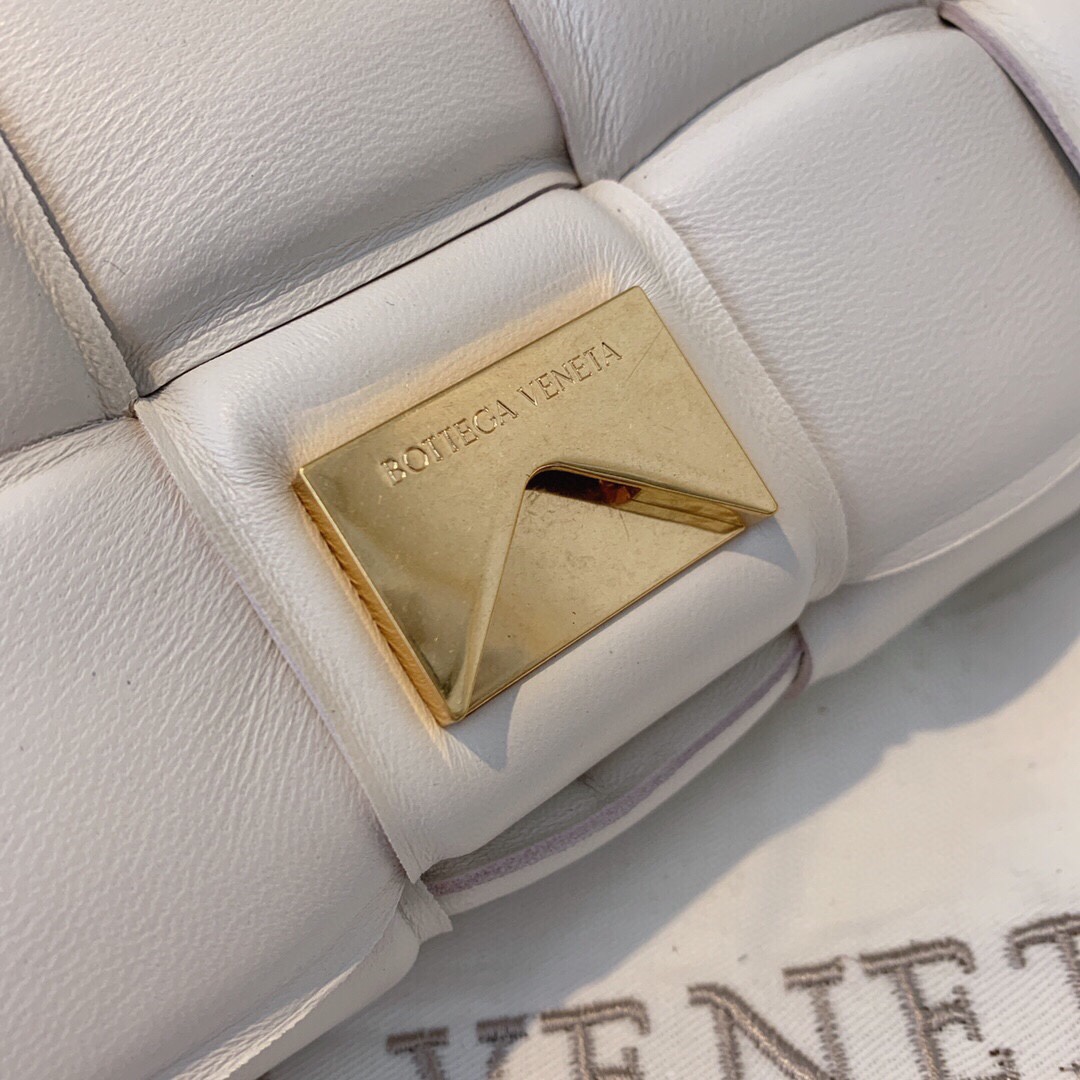 Bottega Veneta Padded Cassette Bag-26*18*8CM
