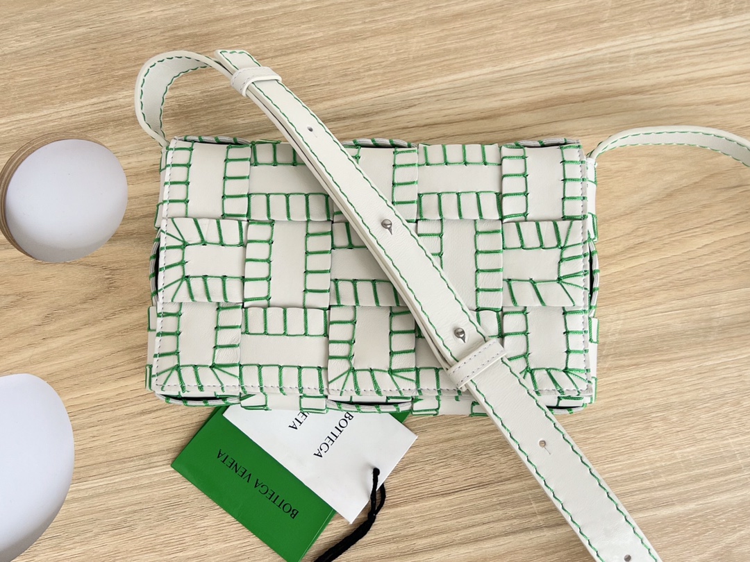 Bottega Veneta Cassette Bag-23x15x6CM