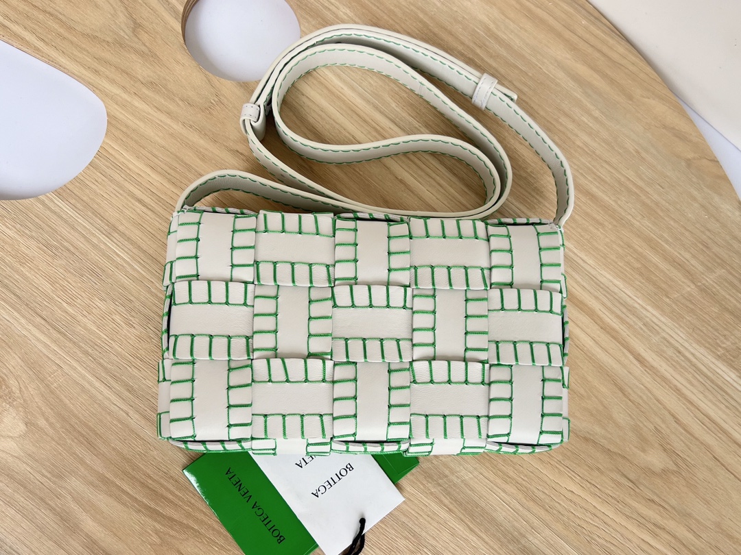 Bottega Veneta Cassette Bag-23x15x6CM