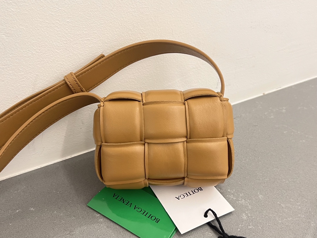 Bottega Veneta Padded Cassette Bag-12*8*4CM