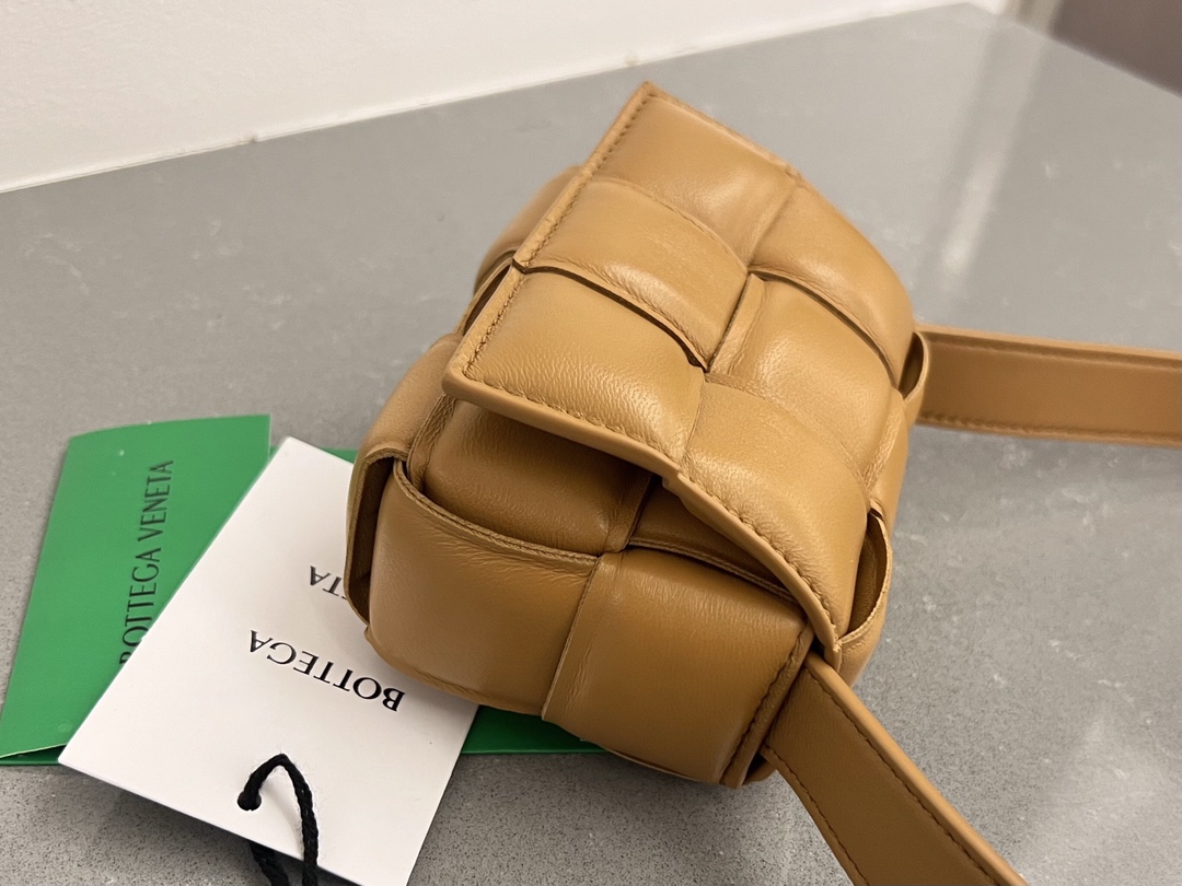 Bottega Veneta Padded Cassette Bag-12*8*4CM