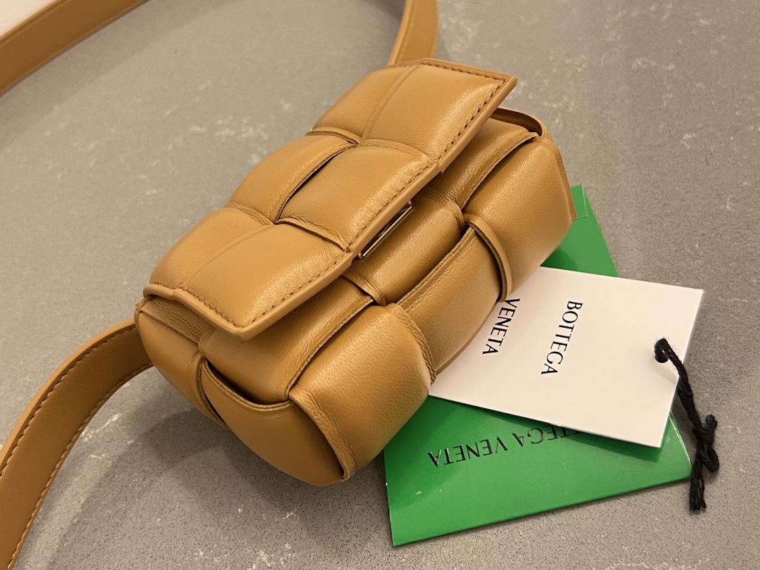 Bottega Veneta Padded Cassette Bag-12*8*4CM