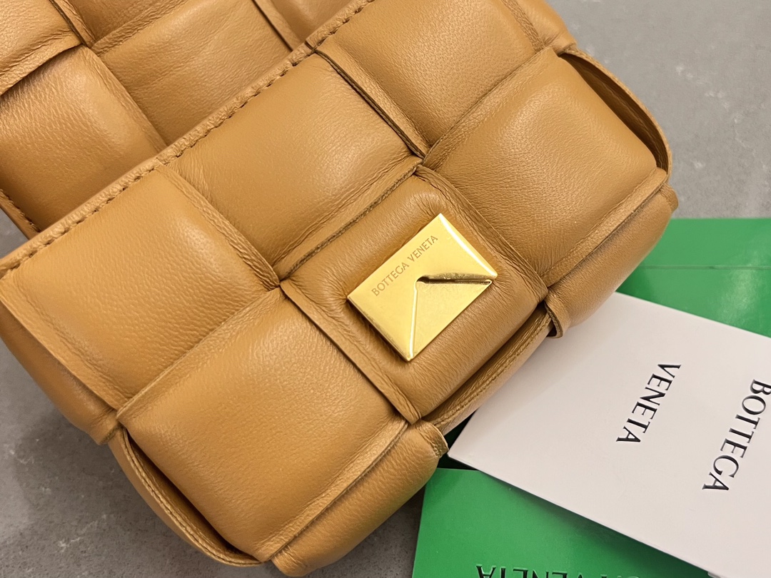 Bottega Veneta Padded Cassette Bag-12*8*4CM