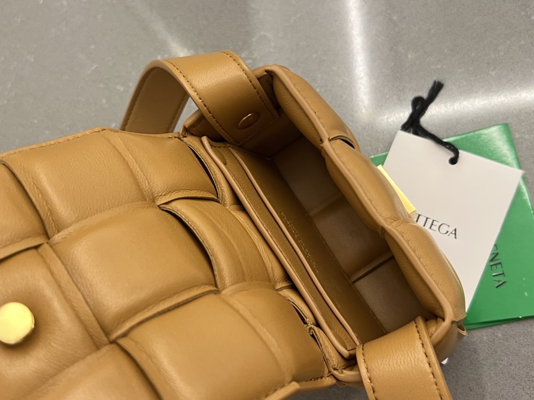 Bottega Veneta Padded Cassette Bag-12*8*4CM