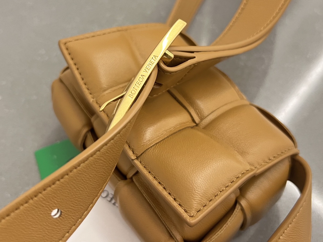 Bottega Veneta Padded Cassette Bag-12*8*4CM