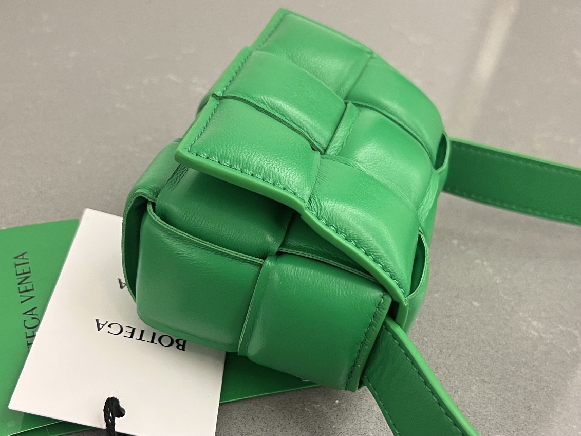 Bottega Veneta Padded Cassette Bag-12*8*4CM