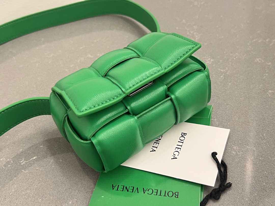 Bottega Veneta Padded Cassette Bag-12*8*4CM
