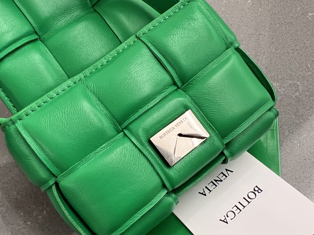 Bottega Veneta Padded Cassette Bag-12*8*4CM