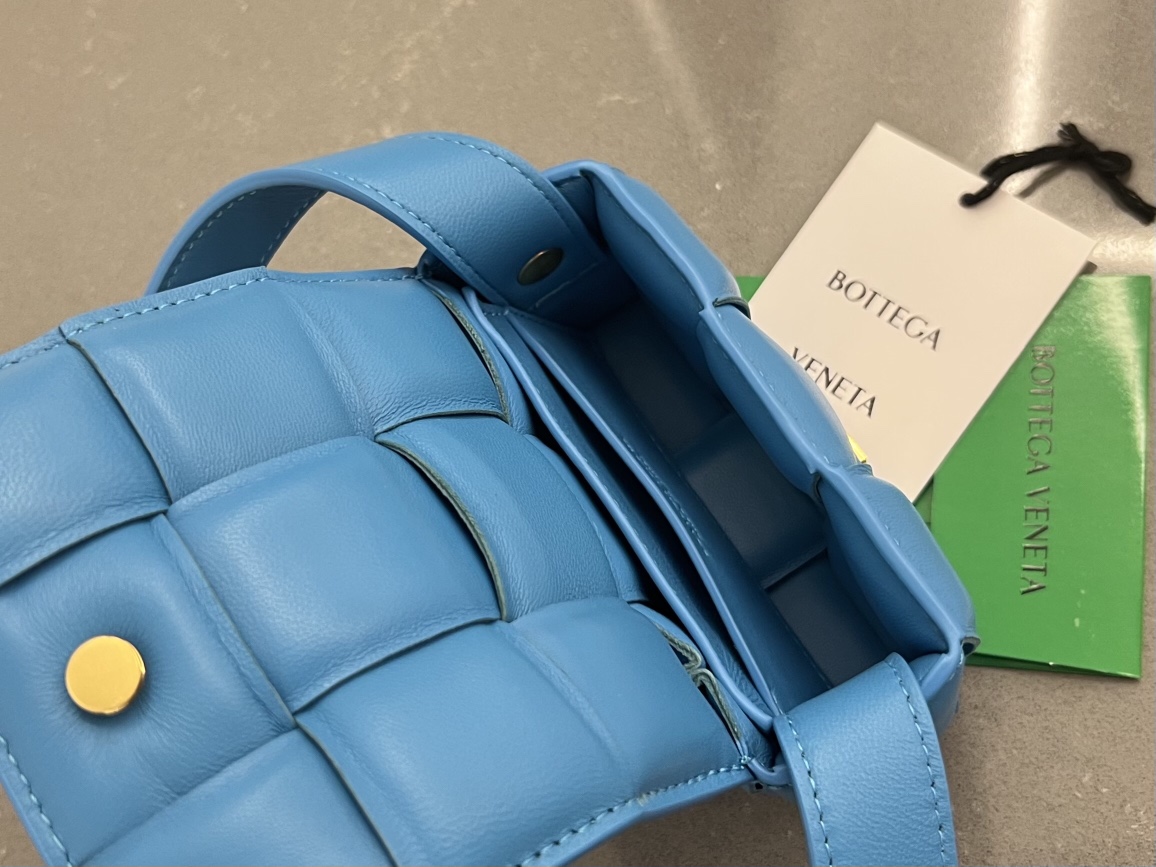 Bottega Veneta Padded Cassette Bag-12*8*4CM
