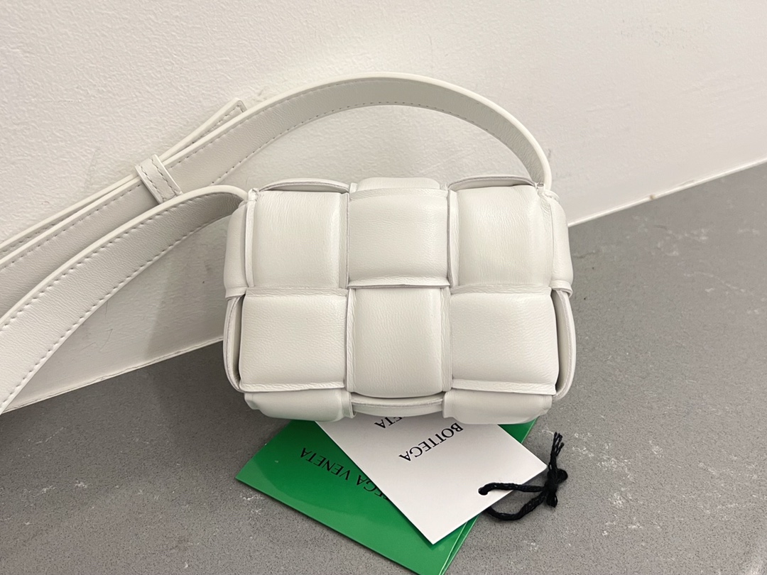 Bottega Veneta Padded Cassette Bag-12*8*4CM