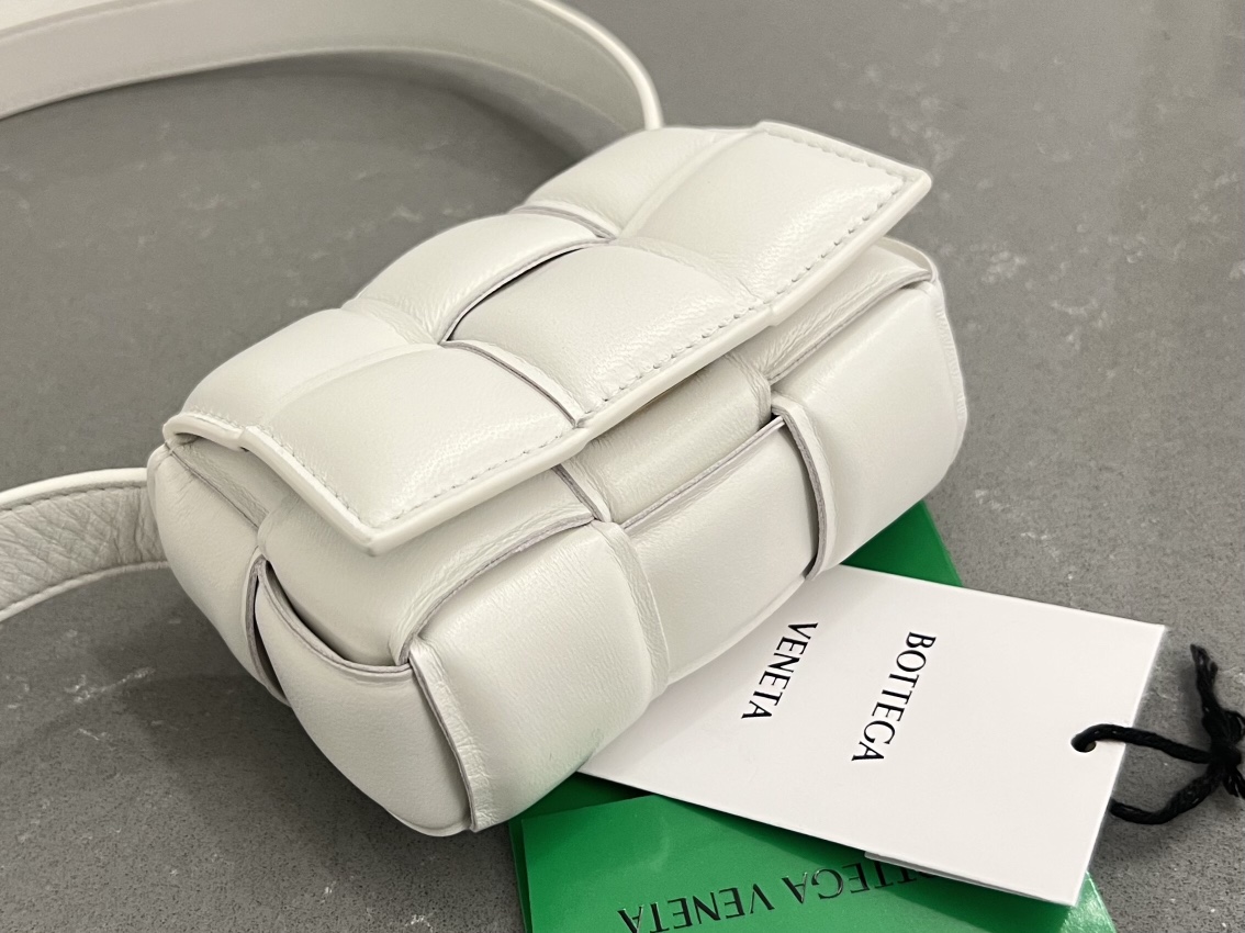 Bottega Veneta Padded Cassette Bag-12*8*4CM