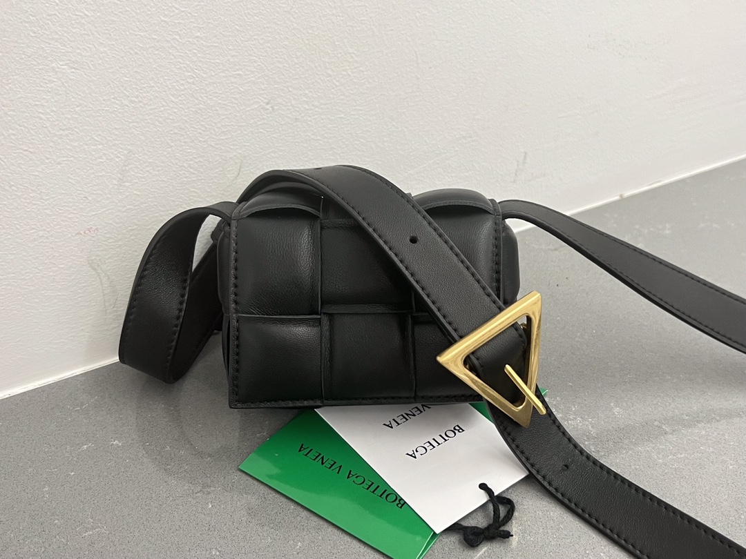 Bottega Veneta Padded Cassette Bag-12*8*4CM